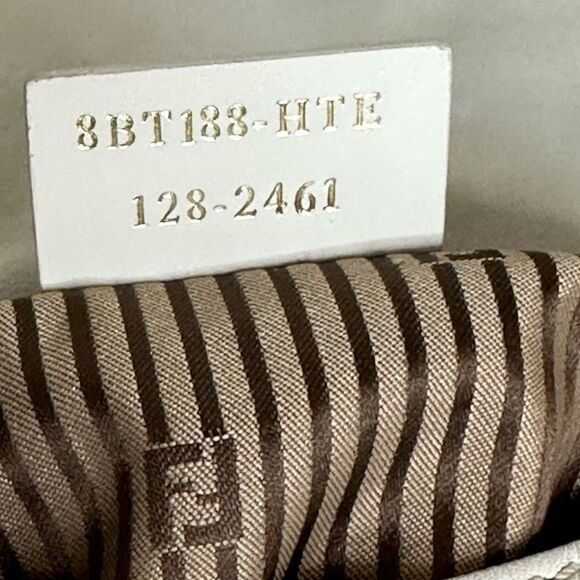 💯Authentic Fendi White Leather Shoulder Bag🍀 - Picture 7 of 17